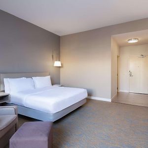 King Room Roll Shower Mobility Access